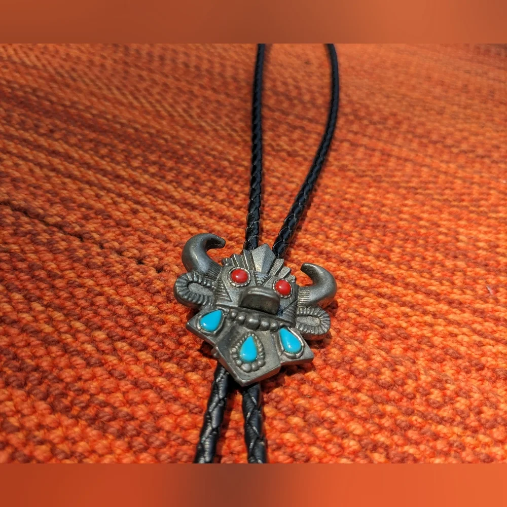 Vintage Metal Bolo Tie//Bull//Red+Turquoise like stones - Picture 2 of 8